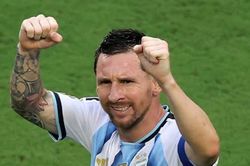 Messi đ&atilde; thắng &aacute;p đảo Ronaldo ở World Cup