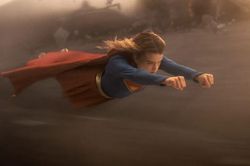 Supergirl vượt 100 triệu USD nhưng DC vẫn nhận cú rơi đau ở phòng vé