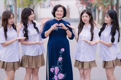 Nhà giáo Nguyễn Thị Lan: Gia đình không thiếu yêu thương, chỉ thiếu những cuộc trò chuyện giúp con lớn lên hạnh phúc