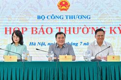 Kinh tế giữ nhịp tăng trưởng: Điện, xăng dầu ổn định, sản xuất v&agrave; ti&ecirc;u d&ugrave;ng c&ugrave;ng khởi sắc