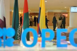 Mâu thuẫn nội bộ OPEC lại bùng phát