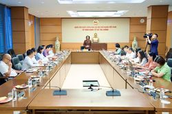 Phó Chủ tịch Quốc hội Nguyễn Thị Hồng: Luật ban hành phải tháo gỡ được ách tắc
