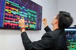 Chọn cổ phiếu ngân hàng nào trước thềm mùa báo cáo tài chính quý II?