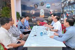 Gần dân để lắng nghe, phục vụ dân
