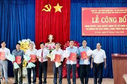X&atilde; Ia Dom c&ocirc;ng bố nghị quyết, quyết định về tổ chức bộ m&aacute;y, nh&acirc;n sự th&ocirc;n, l&agrave;ng