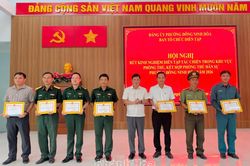 Phường Đông Ninh Hòa rút kinh nghiệm diễn tập tác chiến trong khu vực phòng thủ kết hợp phòng thủ dân sự