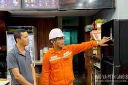 Tiết kiệm điện dịp cao điểm