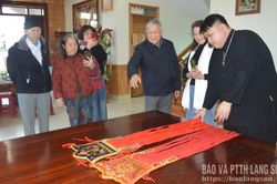 Giữ hồn cốt văn học dân gian