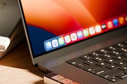 B&agrave;n ph&iacute;m Dune: Phụ kiện 3 n&uacute;t macro t&iacute;ch hợp AI d&agrave;nh ri&ecirc;ng cho MacBook Air v&agrave; MacBook Pro