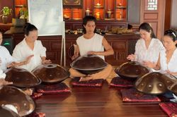 Ngân vang nhạc cụ handpan