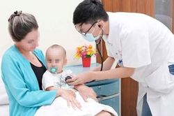 Gắp kim băng ra khỏi thực quản cho bệnh nhi 9 tháng tuổi người Kazakhstan