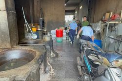 Gia Lai ph&aacute;t hiện hơn 2 tấn mỡ, da động vật kh&ocirc;ng r&otilde; nguồn gốc, xuất xứ
