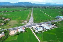 Quảng Ng&atilde;i: Cận cảnh khu vực sắp mở tuyến đường kết nối cao tốc, QL1 với đường ven biển