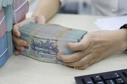 Nới trần SMLR, 'cơi nới' room t&iacute;n dụng giữa l&uacute;c huy động chậm khiến thanh khoản th&ecirc;m &aacute;p lực