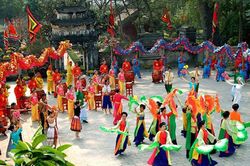 Triển khai đồng bộ hệ giá trị quốc gia, hệ giá trị văn hóa, hệ giá trị gia đình, chuẩn mực con người Việt Nam