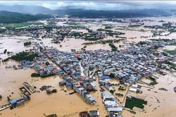 Lốc xo&aacute;y t&agrave;n ph&aacute; miền Trung Trung Quốc, si&ecirc;u b&atilde;o Bavi &aacute;p s&aacute;t ngo&agrave;i khơi