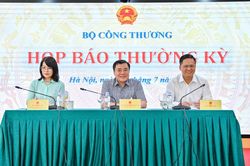 Bộ C&ocirc;ng Thương giải đ&aacute;p về chất lượng v&agrave; quyền tự quyết gi&aacute; b&aacute;n xăng sinh học?