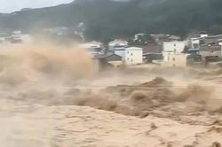 Mưa lớn do bão Maysak gây vỡ đập tại Trung Quốc
