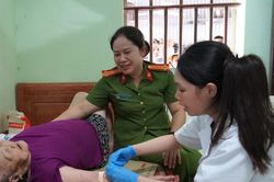 Thanh Hóa là tỉnh đầu tiên hoàn thành thu nhận mẫu ADN thân nhân liệt sĩ