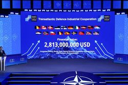 NATO công bố loạt thỏa thuận vũ khí trị giá hàng tỷ USD
