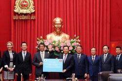 Tăng cường hợp t&aacute;c quốc tế trong ph&ograve;ng, chống tội phạm lừa đảo c&oacute; tổ chức v&agrave; xuy&ecirc;n quốc gia