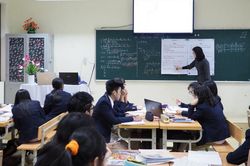 Hà Nội đề xuất điều chỉnh học phí trường chất lượng cao