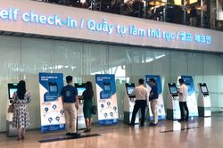 S&acirc;n bay Nội B&agrave;i l&agrave;m thủ tục bay nhanh bằng sinh trắc học
