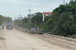 Thi c&ocirc;ng mở rộng đường g&acirc;y mất an to&agrave;n tại x&atilde; Phượng Dực