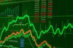 VN-Index trụ vững vùng hỗ trợ, nhóm công ty chứng khoán Nhà nước chạy đua tăng vốn