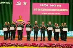 Qu&acirc;n khu 1 sơ kết c&ocirc;ng t&aacute;c qu&acirc;n sự, quốc ph&ograve;ng 6 th&aacute;ng đầu năm