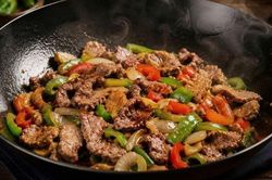 X&agrave;o thịt b&ograve; đừng cho ngay v&agrave;o chảo: L&agrave;m th&ecirc;m bước n&agrave;y thịt mềm, ngọt kh&ocirc;ng bị dai