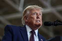 Ông Trump hé lộ tín hiệu lạc quan chấm dứt xung đột Nga-Ukraine
