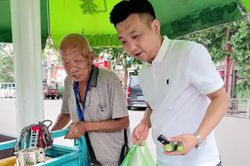 Mua hết rau cho lão nông, vlogger bị bạo lực mạng khi cụ gặp nạn trên đường về