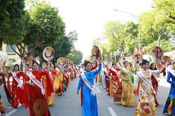 Triển khai th&iacute; điểm m&ocirc; h&igrave;nh 'X&atilde;, phường x&atilde; hội chủ nghĩa' tr&ecirc;n địa b&agrave;n H&agrave; Nội: Hạnh ph&uacute;c, chất lượng sống của nh&acirc;n d&acirc;n l&agrave; mục ti&ecirc;u cao nhất