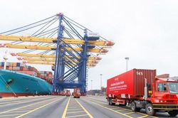 C&ocirc;ng nghiệp, thương mại v&agrave; xuất khẩu tiếp tục tăng trưởng t&iacute;ch cực