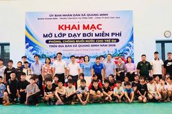 Xã Quang Minh khai mạc lớp dạy bơi miễn phí phòng, chống đuối nước cho trẻ em năm 2026