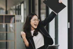 5 cung hoàng đạo dễ thành công và giàu có khi còn rất trẻ