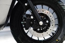 Trang bị ngang SH Mode, xe ga 125cc của Yamaha giá 37 triệu đồng đẹp cổ điển, có phanh ABS, rẻ như Vision