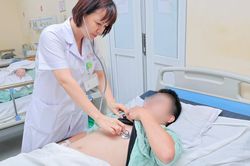 Nam kỹ sư xây dựng nhập viện vì lao động và tập gym quá sức, bác sĩ chỉ ra nguyên do