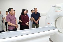 Bộ trưởng Đào Hồng Lan: Bệnh viện Hữu nghị Việt Đức cơ sở Ninh Bình phải sẵn sàng tiếp nhận người bệnh ngay từ ngày khai trương