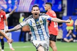 Messi chuộc lỗi hoàn hảo, Argentina vào tứ kết sau màn ngược dòng kinh điển