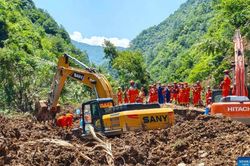 Trung Quốc: Số người chết vì sạt lở đất kinh hoàng ở Cam Túc tăng lên 21 người