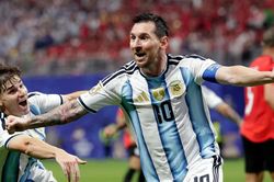 Argentina - Ai Cập 3-2: Trận cầu kinh điển giữ Messi ở lại World Cup