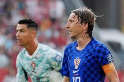 Ronaldo 'dắt tay' 5 huyền thoại cùng rời World Cup 2026