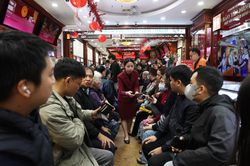 Người mua v&agrave;ng hồi đầu năm giờ ra sao?
