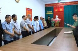 Khởi tố, bắt tạm giam 2 Phó Chủ tịch xã cùng 10 bị can