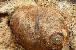 L&agrave;o Cai: Ph&aacute;t hiện quả bom nặng 500kg khi thi c&ocirc;ng đường tại x&atilde; Bảo H&agrave;