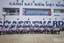 Sĩ quan trẻ Lực lượng Bảo vệ bờ biển Philippines thăm, giao lưu tại V&ugrave;ng Cảnh s&aacute;t biển 2