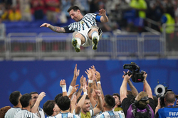 Messi giữa ranh giới 'tội đồ' và 'người cứu rỗi'