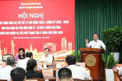 Chủ tịch UBND TPHCM Nguyễn Văn Được: Tập trung giải ph&aacute;p đạt tăng trưởng hai con số